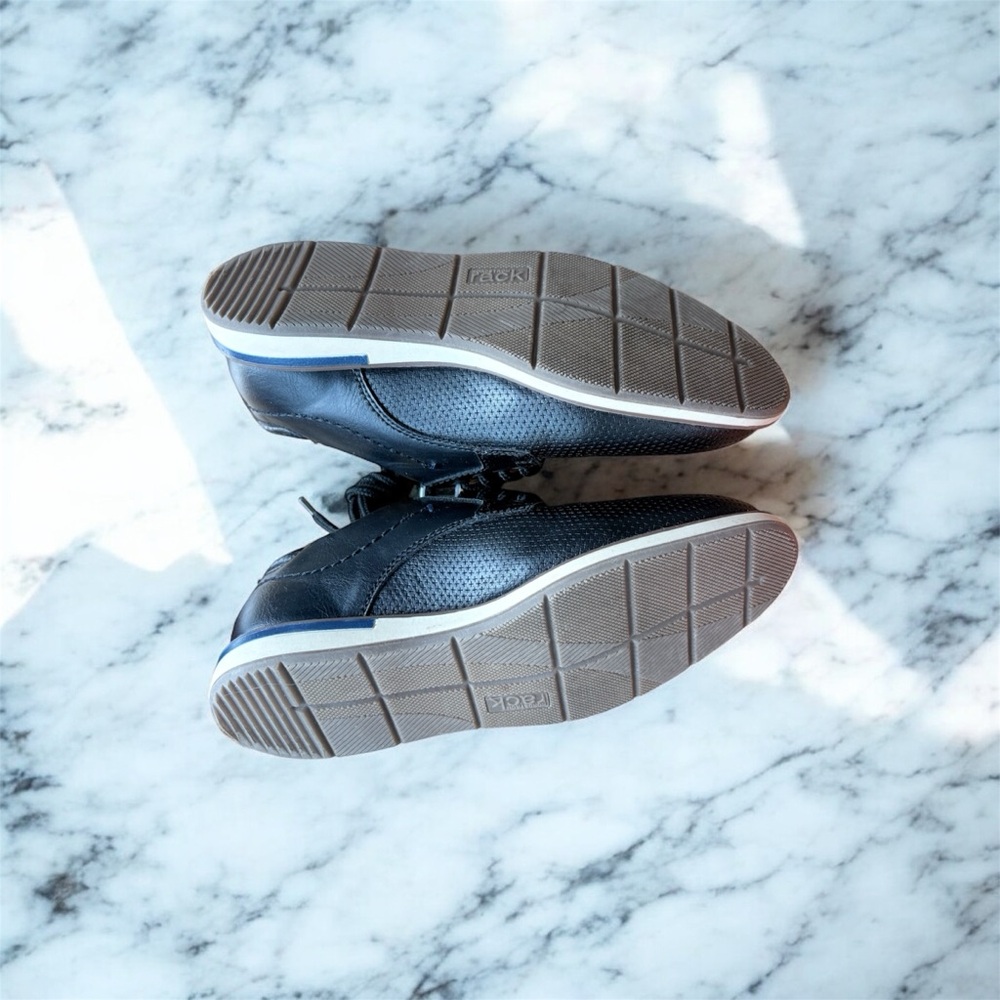 Stylish Kids' Black Dress Shoes - Picture 2 of 3